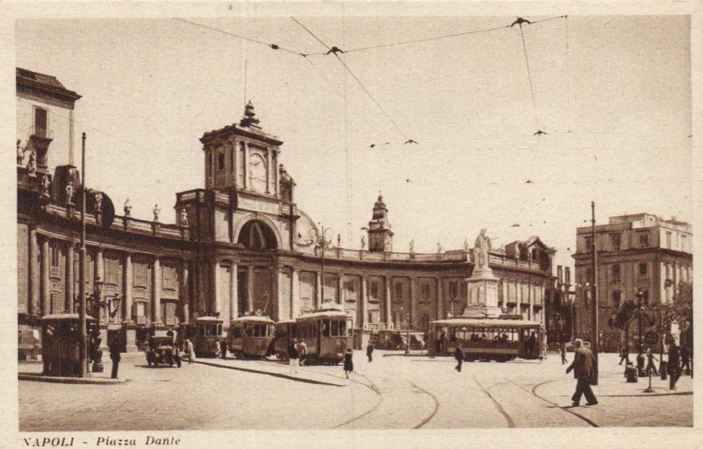 Olaszország - Nápoly – Sokféle utcák és látnivalók – többek között kikötők, vendéglátóhelyek és Vezúv - Képeslap (100) - 1900-1950 #3.2