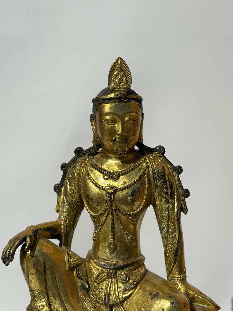Avalokitéshvara Bodhiszattva Vízi Hold Formában (Shuiyue Guanyin) - Bronz - Tibet - Late 20th century #2.1